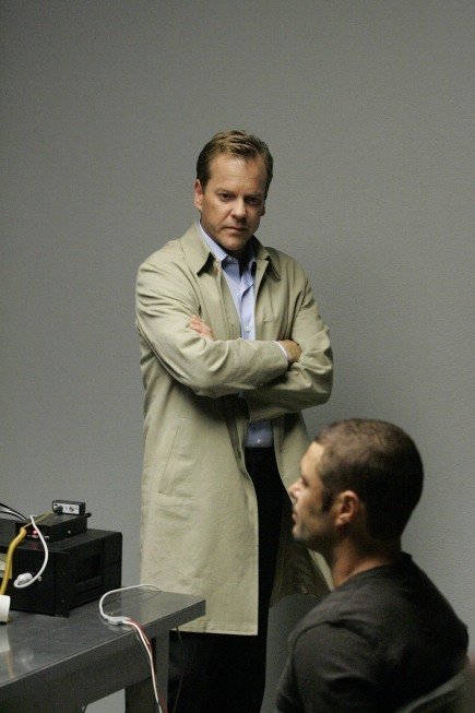 Фото - Карлос Бернард: 435x653 / 48 Кб