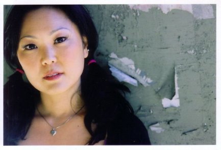 Фото - Анджела Оу: 433x293 / 22 Кб