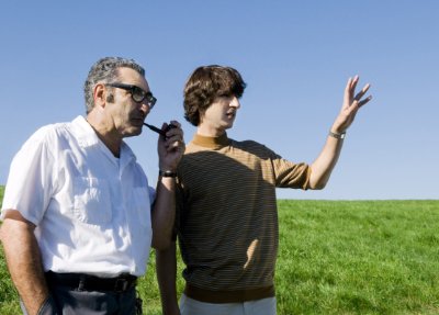 Фото - Юджин Леви: 400x287 / 23 Кб