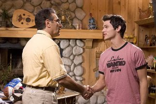 Фото - Юджин Леви: 323x215 / 23 Кб