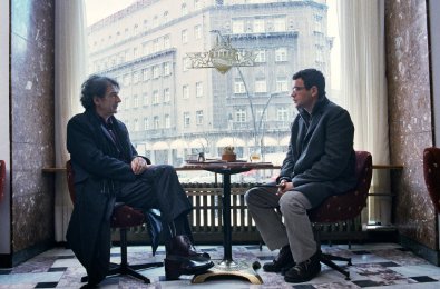 Фото - Мики Манойлович: 395x260 / 31 Кб