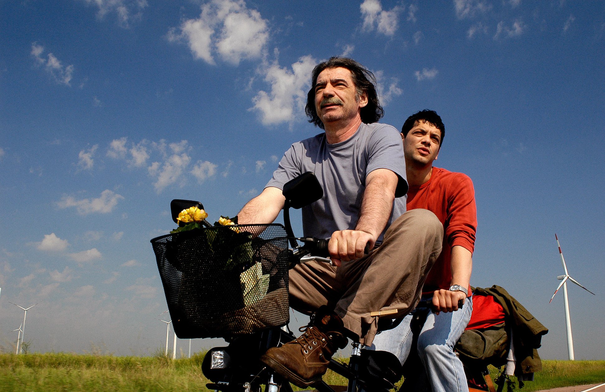 Фото - Мики Манойлович: 1942x1260 / 577 Кб