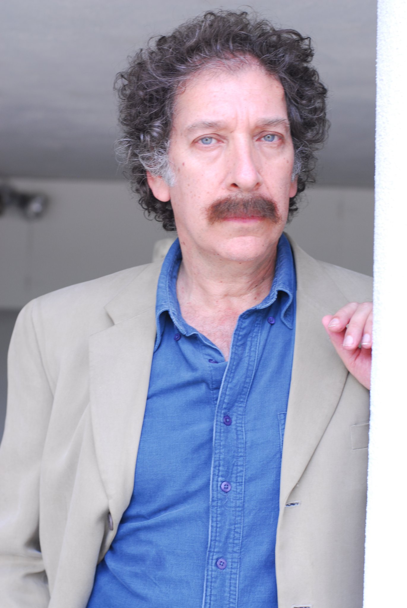 Фото - Аллан Колмэн: 1371x2048 / 282 Кб