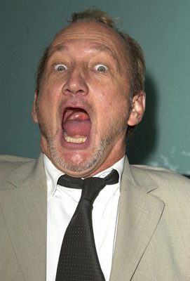 Фото - Роберт Инглунд: 271x400 / 20 Кб