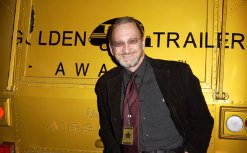 Фото - Роберт Инглунд: 247x153 / 12 Кб