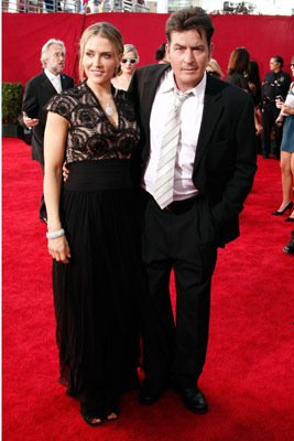 Фото - Чарли Шин: 267x400 / 25 Кб