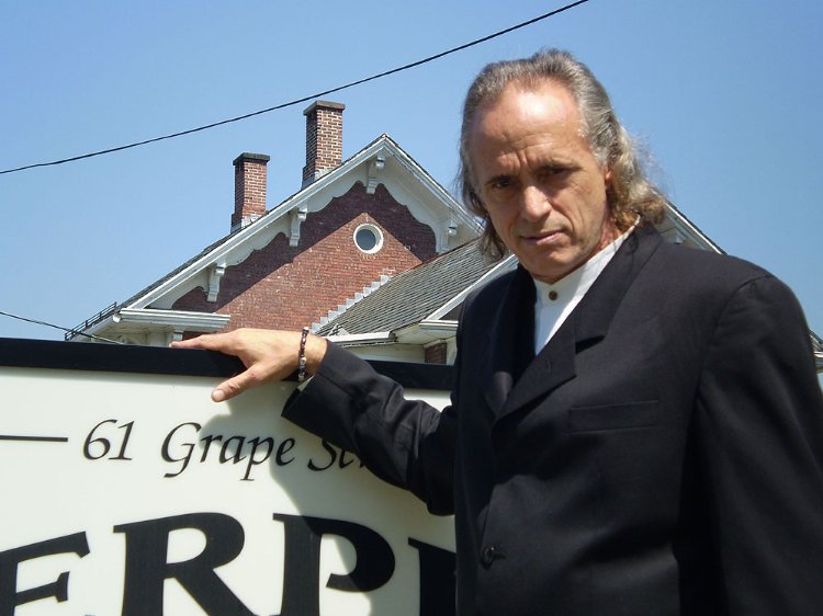 Фото - Carson Grant: 750x562 / 63 Кб