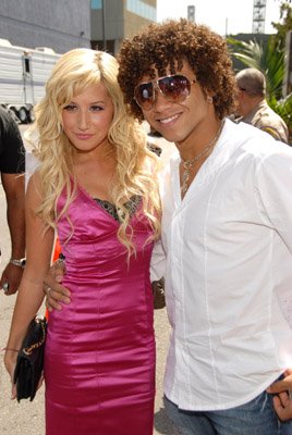 Фото - Эшли Тисдейл: 268x400 / 30 Кб