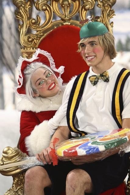 Фото - Майли Сайрус: 427x640 / 62 Кб