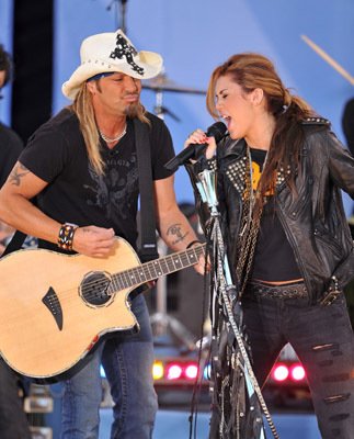 Фото - Майли Сайрус: 323x400 / 35 Кб