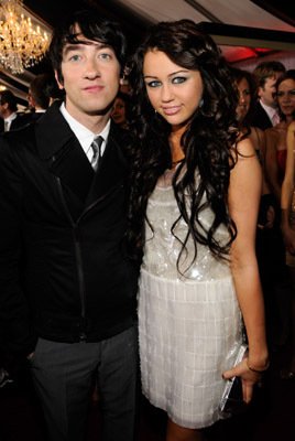 Фото - Майли Сайрус: 268x400 / 23 Кб