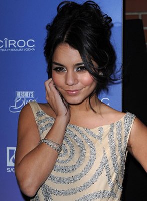 Фото - Ванесса Энн Хадженс: 294x400 / 27 Кб