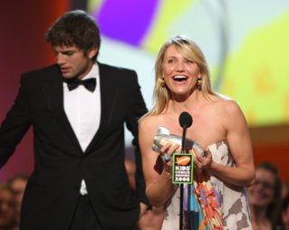 Фото - Эштон Кутчер: 319x254 / 16 Кб