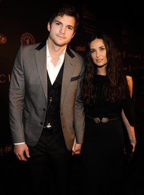 Фото - Эштон Кутчер: 295x400 / 18 Кб