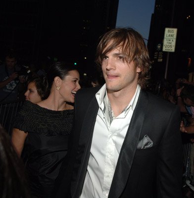 Фото - Эштон Кутчер: 392x400 / 24 Кб