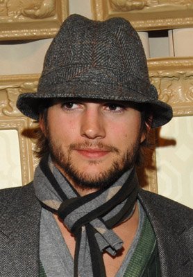 Фото - Эштон Кутчер: 278x400 / 32 Кб