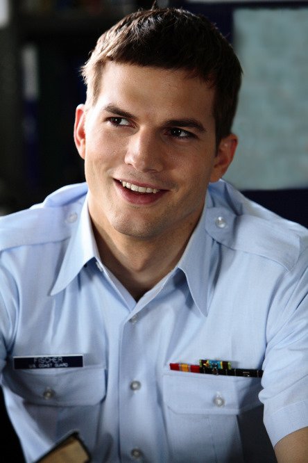 Фото - Эштон Кутчер: 444x666 / 49 Кб