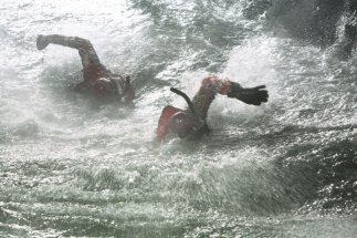 Фото - Эштон Кутчер: 323x215 / 24 Кб