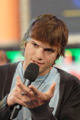 Фото - Эштон Кутчер: 269x400 / 22 Кб