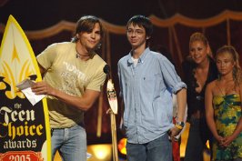 Фото - Эштон Кутчер: 266x177 / 16 Кб