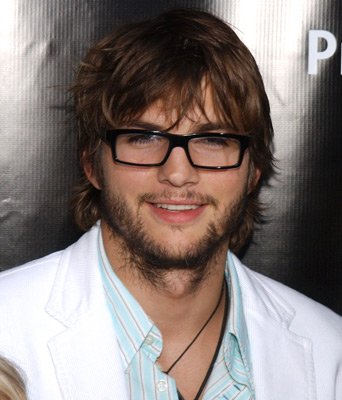 Фото - Эштон Кутчер: 342x400 / 29 Кб