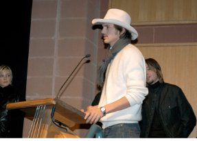 Фото - Эштон Кутчер: 287x206 / 13 Кб