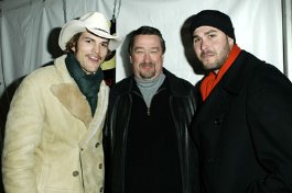 Фото - Эштон Кутчер: 265x176 / 11 Кб