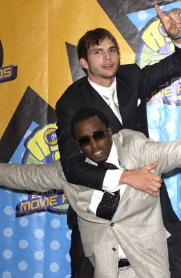 Фото - Эштон Кутчер: 261x400 / 30 Кб