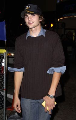 Фото - Эштон Кутчер: 252x400 / 17 Кб