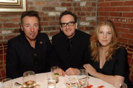 Фото - Элвис Костелло: 267x178 / 14 Кб