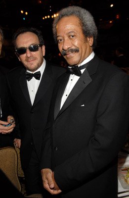 Фото - Элвис Костелло: 261x400 / 18 Кб