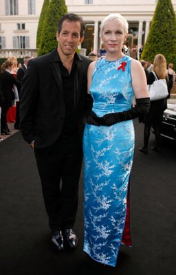 Фото - Энни Ленокс: 256x400 / 24 Кб