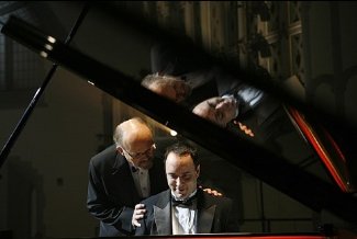 Фото - Дейв Мэттьюз: 325x218 / 13 Кб