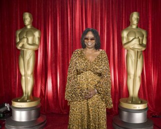 Фото - Вупи Голдберг: 321x258 / 23 Кб