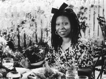 Фото - Вупи Голдберг: 353x262 / 33 Кб