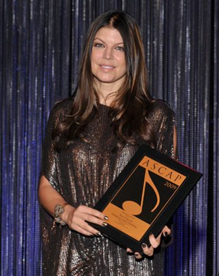 Фото - Ферги Дюамель: 318x400 / 36 Кб