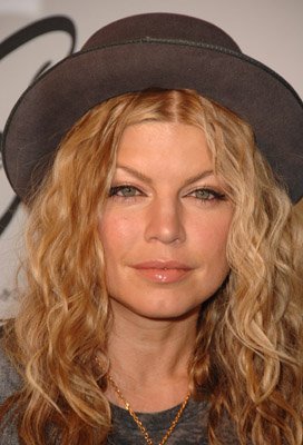 Фото - Ферги Дюамель: 272x400 / 27 Кб