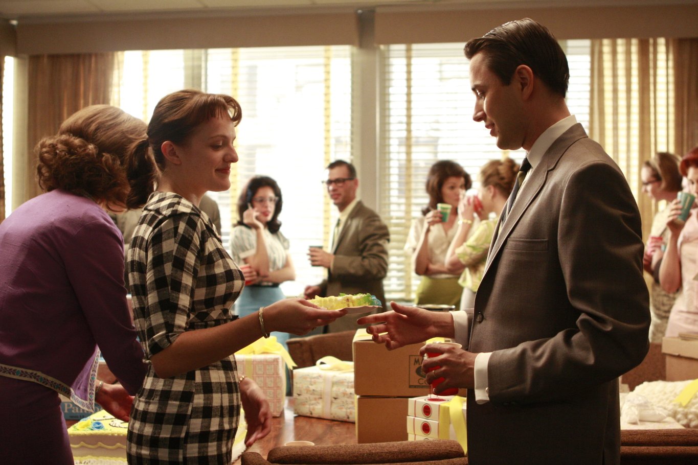 Фото - Элизабет Мосс: 1365x910 / 193 Кб