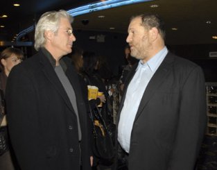 Фото - Ричард Гир: 313x245 / 14 Кб