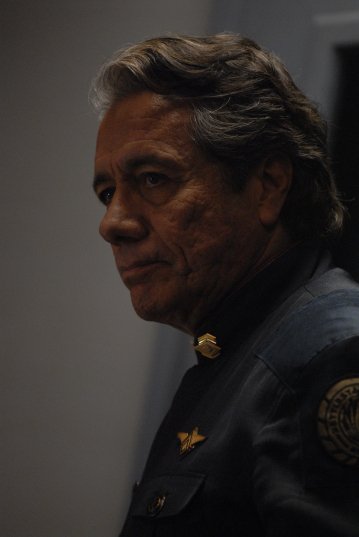 Фото - Эдвард Джеймс Олмос: 359x537 / 20 Кб