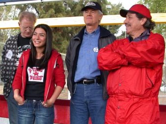 Фото - Эдвард Джеймс Олмос: 338x254 / 28 Кб