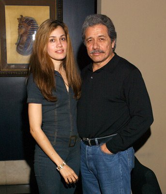 Фото - Эдвард Джеймс Олмос: 343x400 / 27 Кб