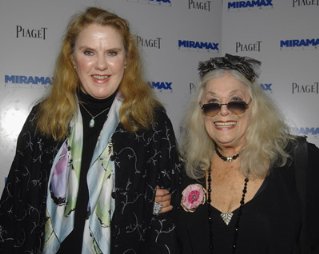 Фото - Селия Уэстон: 319x254 / 18 Кб