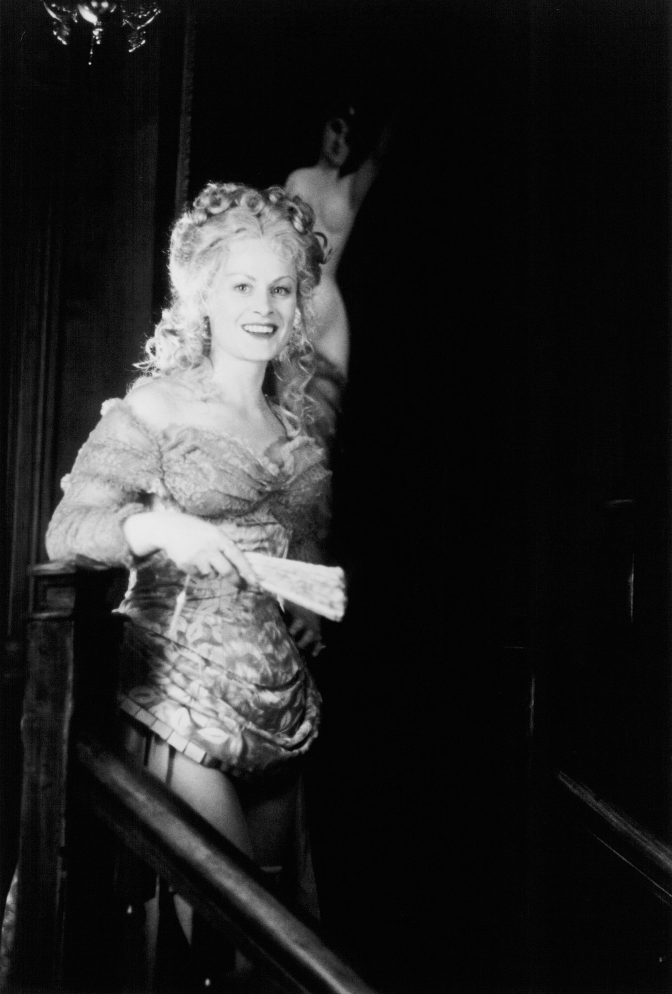 Фото - Беверли Д'Анджело: 1384x2048 / 264 Кб