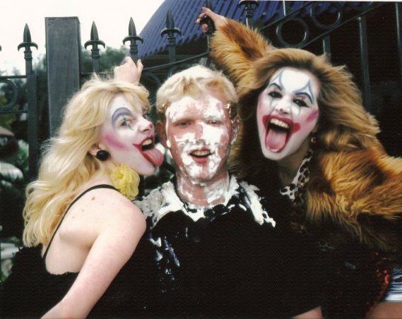 Фото - Troy Martin: 569x452 / 55 Кб