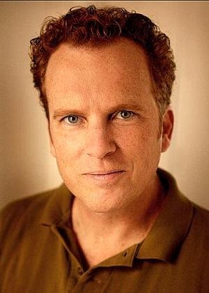 Фото - Теган Уэст: 300x420 / 25 Кб