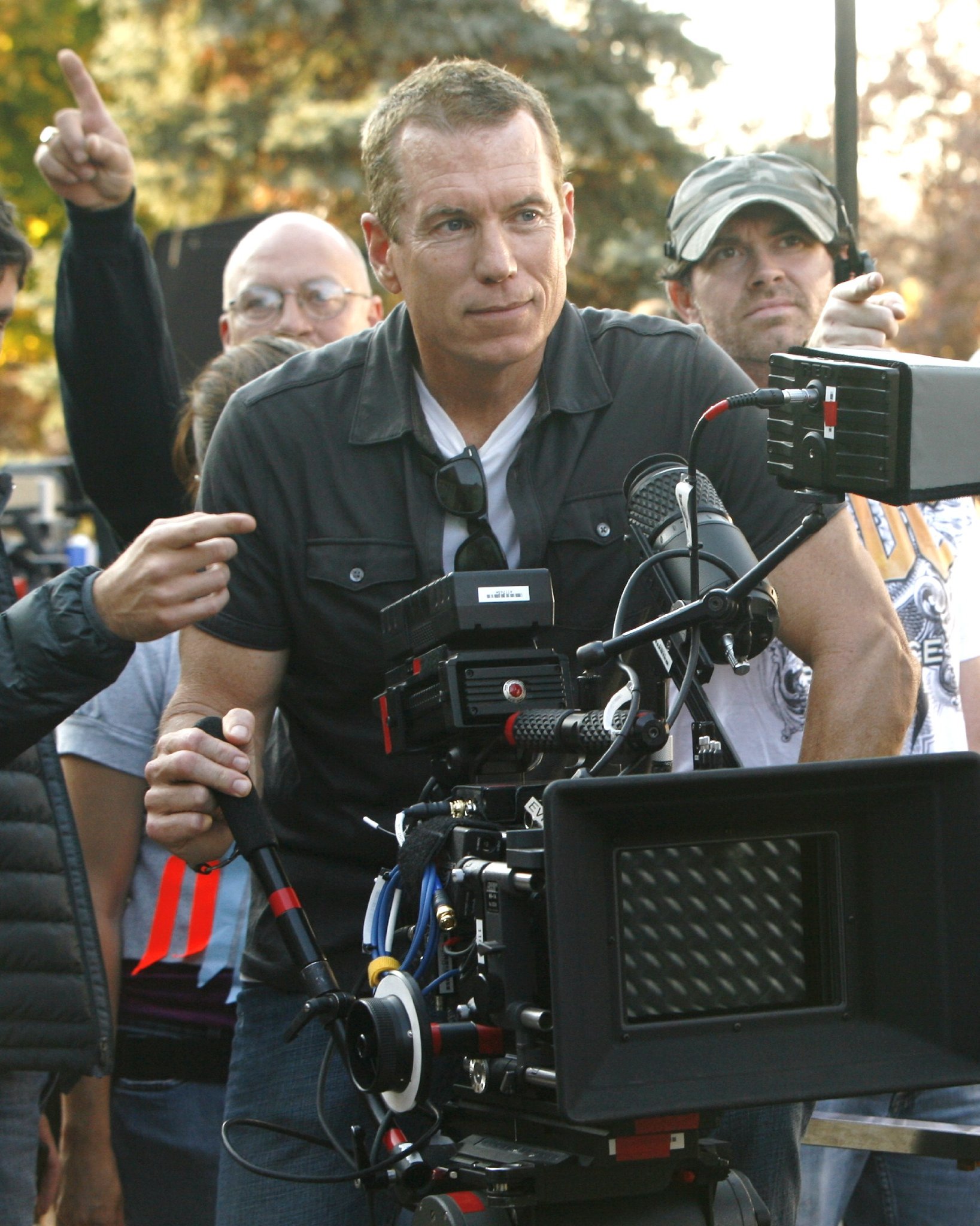 Фото - Брент Хафф: 1637x2048 / 450 Кб