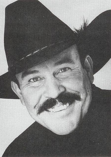 Фото - Майк Морофф: 450x635 / 95 Кб