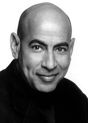 Фото - Вернел Бэгнерис: 300x420 / 17 Кб