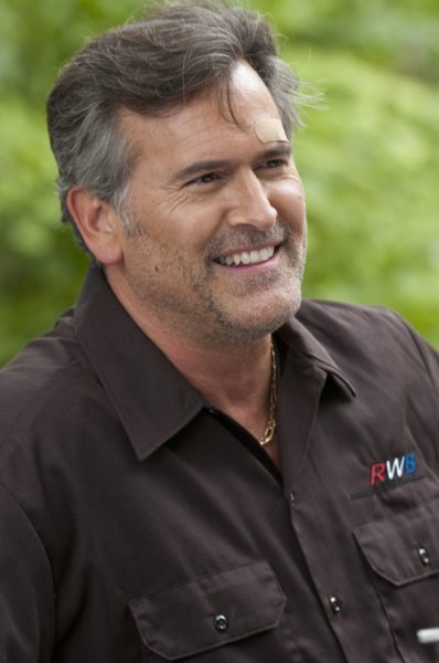 Фото - Брюс Кэмпбелл: 398x600 / 33 Кб